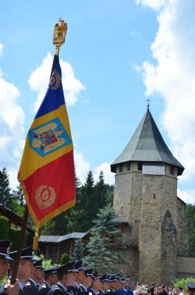 Șase ierarhi, 120 de preoți și mii de credincioși, la cel de-al doilea hram al Putnei