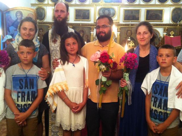 Ioan, Elena şi David - cei trei copii care au primit Taina Botezului în „Tabăra din pridvorul satului“