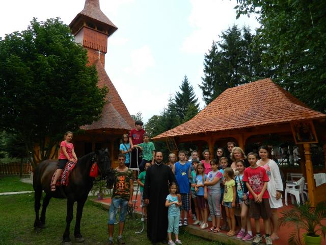 Tabără de limba engleză la Centrul de tineret &quot;Vestitorii Bucuriei&quot;
