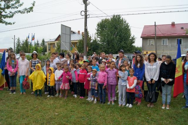 Frumuseţea prieteniei în Tabăra "Aripi de înger" (GALERIE FOTO)