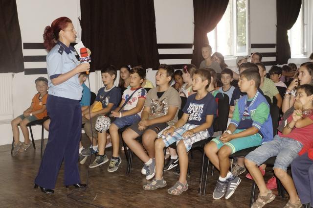 Frumuseţea prieteniei în Tabăra "Aripi de înger" (GALERIE FOTO)