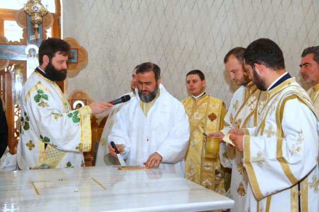 Sfinţirea bisericii din Parohia buzoiană Oreavu II