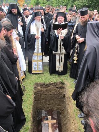 De ce a trecut la Domnul părintele Antonie, tocmai în Postul Adormirii Maicii Domnului