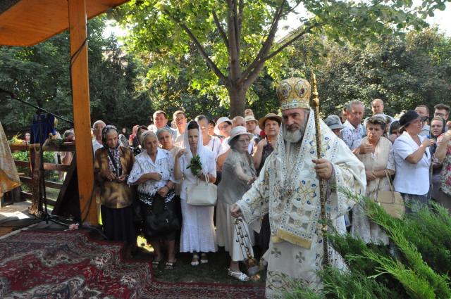 Liturghie arhierească la Biserica Precista din Bacău