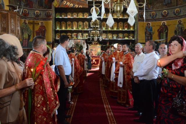 Biserica Parohiei Filioara - Agapia, resfinţită de IPS Mitropolit Teofan (GALERIE FOTO)