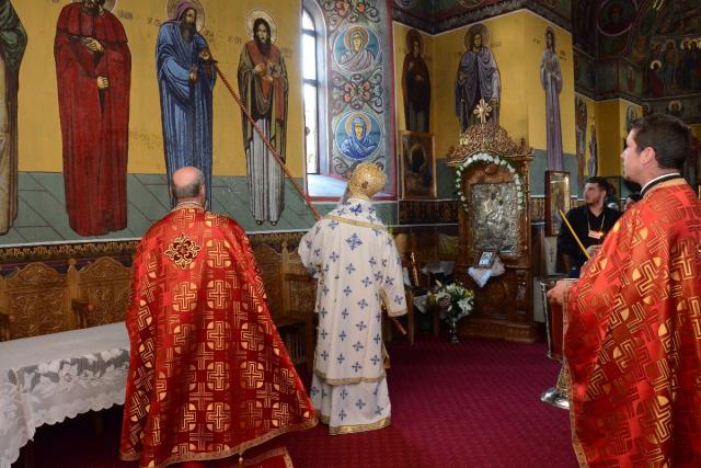 Biserica Parohiei Filioara - Agapia, resfinţită de IPS Mitropolit Teofan (GALERIE FOTO)