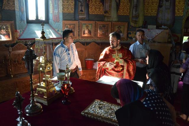 Biserica Parohiei Filioara - Agapia, resfinţită de IPS Mitropolit Teofan (GALERIE FOTO)