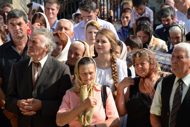 Biserica Parohiei Filioara - Agapia, resfinţită de IPS Mitropolit Teofan (GALERIE FOTO)