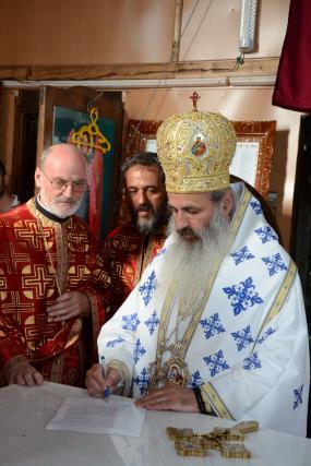 Biserica Parohiei Filioara - Agapia, resfinţită de IPS Mitropolit Teofan (GALERIE FOTO)