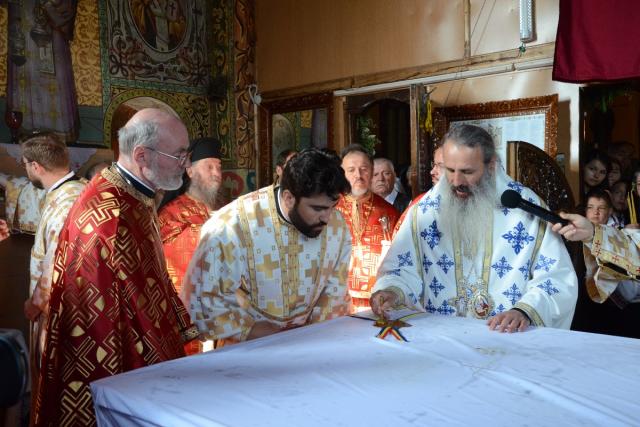 Biserica Parohiei Filioara - Agapia, resfinţită de IPS Mitropolit Teofan (GALERIE FOTO)