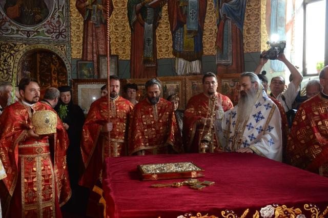 Biserica Parohiei Filioara - Agapia, resfinţită de IPS Mitropolit Teofan (GALERIE FOTO)