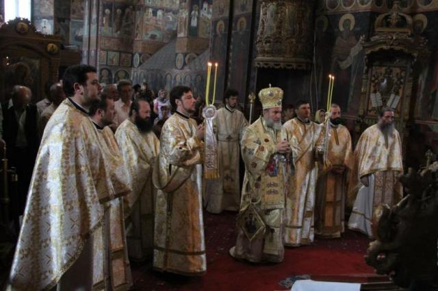 Slujbe arhiereşti la Catedrala arhiepiscopală din Roman