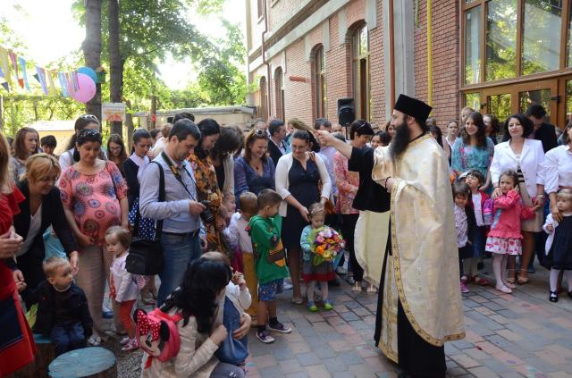 Început de an școlar pentru cei 115 copii ai Grădiniţei „Buna Vestire“ (GALERIE FOTO)