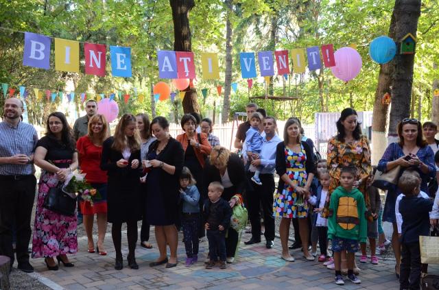 Început de an școlar pentru cei 115 copii ai Grădiniţei „Buna Vestire“ (GALERIE FOTO)