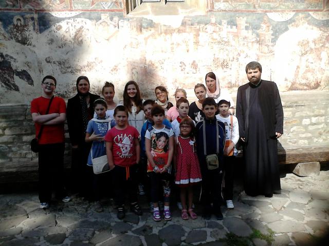Copiii din Parohia "Sfinţii Trei Ierarhi" din Piatra Neamţ, în pelerinaj