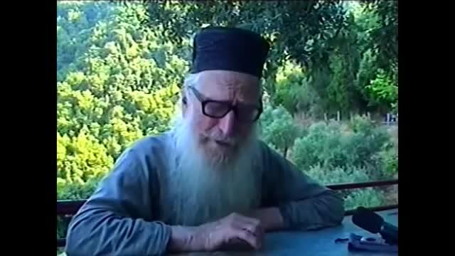 (Video) Cuviosul Dionisie Ignat – Axionul Maicii Domnului