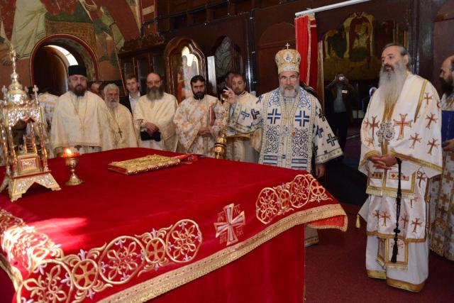 „Catedrala munţilor” din Pipirig, resfinţită de 2 ierarhi