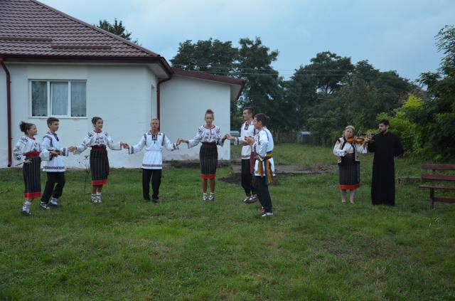 Seminar de formare cu tinerii în Parohia Zoiţani
