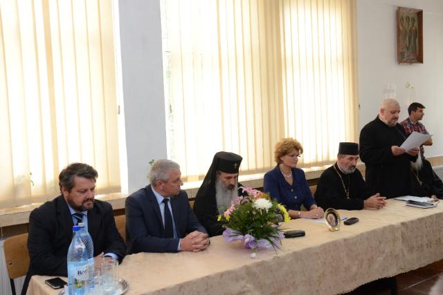 IPS Teofan, la deschiderea noului an şcolar a Seminarului Teologic din Botoşani: „Să fiţi oameni ai lui Dumnezeu“