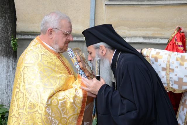 IPS Teofan, la deschiderea noului an şcolar a Seminarului Teologic din Botoşani: „Să fiţi oameni ai lui Dumnezeu“