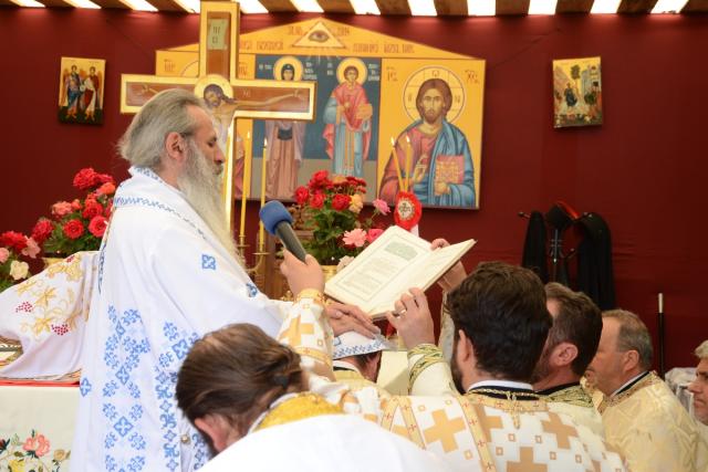 Sfințire de biserică și casă de prăznuire în satul Iazu-Nou