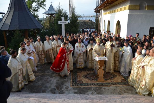 Sfințire de biserică oficiată de IPS Mitropolit Teofan, în parohia Nicolae Bălcescu- Flămânzi
