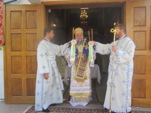 Resfinţire de biserică în cartierul "Brazda lui Novac" din Craiova