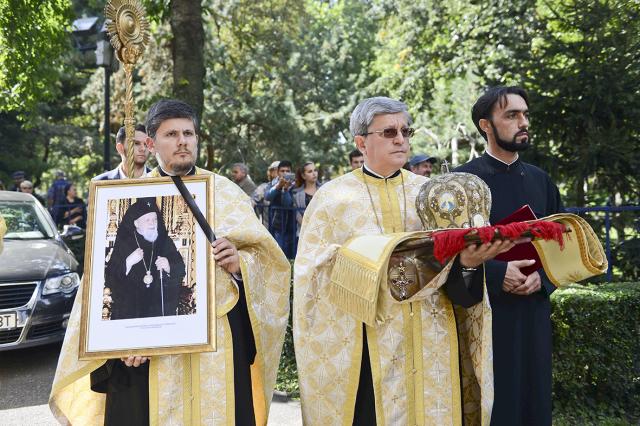 Înaltpreasfinţitul Părinte Mitropolit Nicolae Corneanu a fost înmormântat