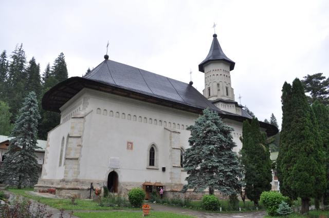 Stareţa Mănăstirii Slatina a plecat la ceruri