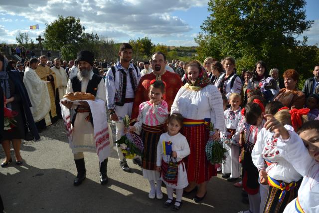 Aşezământul social al Parohiei Găneşti, sfinţit de IPS Mitropolit Teofan (GALERIE FOTO)