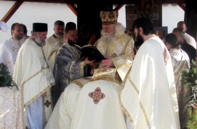 Biserica Parohiei Cosiţeni, resfinţită de PS Calinic Botoşăneanul
