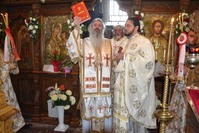 Ample evenimente cultural-religioase, la Biserica „Sfinţii Voievozi“ din Paşcani