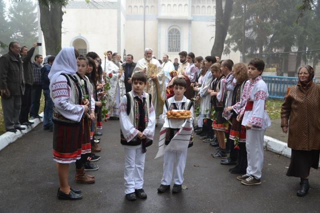 Ample evenimente cultural-religioase, la Biserica „Sfinţii Voievozi“ din Paşcani