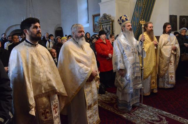 Liturghie arhierească la hramul Bisericii Vovidenia din Iaşi (GALERIE FOTO)