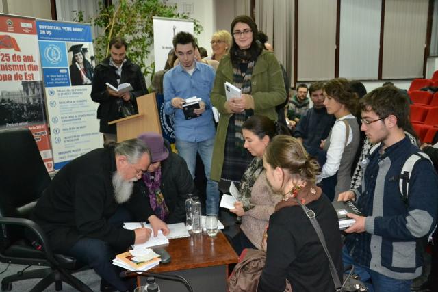„Se întorc morţii acasă”, de Cornel Constantin Ciomâzgă, prezentată la Iași