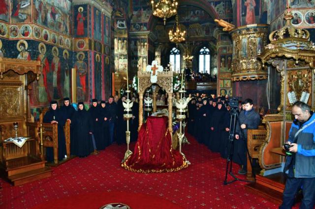 Înmormântarea IPS Eftimie Luca, Arhiepiscopul Romanului şi Bacăului