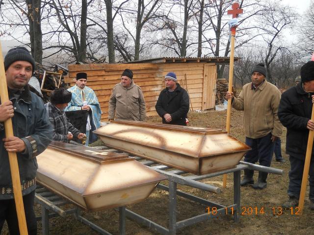 Slujba înmormântării pentru două persoane aduse de la IML, în Parohia Slobozia