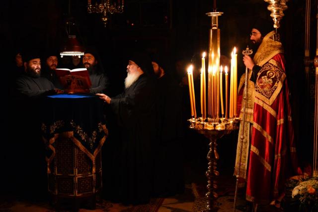Praznicul Intrării în biserică a Maicii Domnului, la Mănăstirea Hilandar - Athos