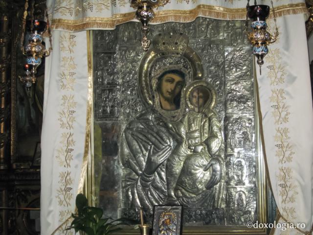 Icoana de argint a Maicii Domnului de la Mănăstirea Frumoasa