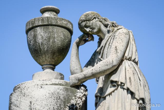 Monumentul funerar al familiei Sturdza de la Mănăstirea Frumoasa