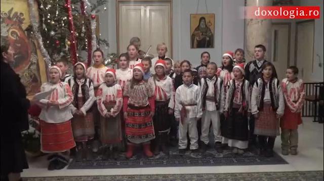 Colindători la Reședința Mitropolitană - Școala Rădeni, județul Iași