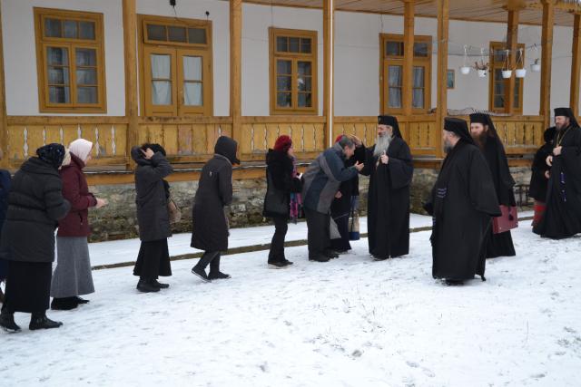 Trei ierarhi au oficiat slujba Parastasului pentru arhimandritul Victorin Oanele