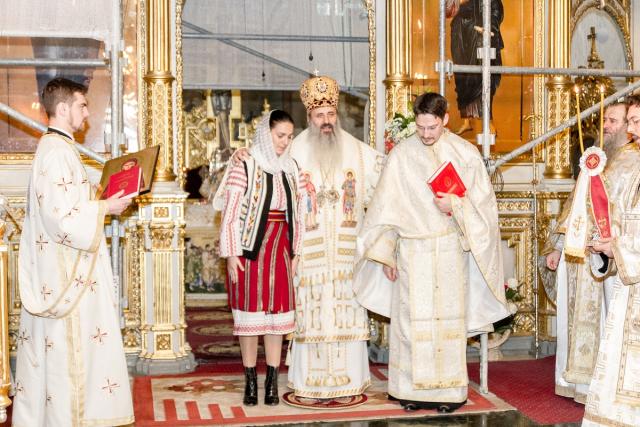 Sfinte Liturghii oficiate de IPS Părinte Mitropolit Teofan în zilele de Crăciun