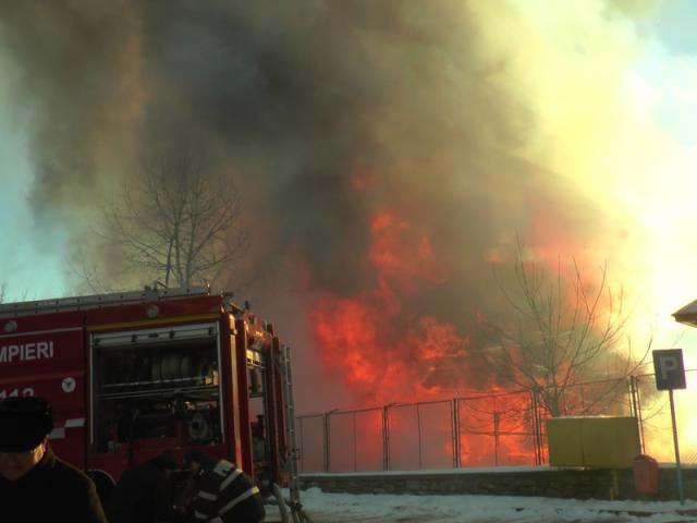 Centrul eparhial şi seminarul din Suceava, distruse în urma unui incendiu