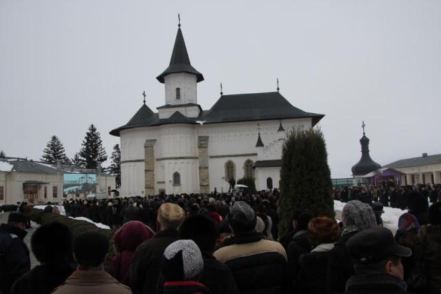 Înaltpreasfinţitul Ioachim este noul Arhiepiscop al Romanului şi Bacăului