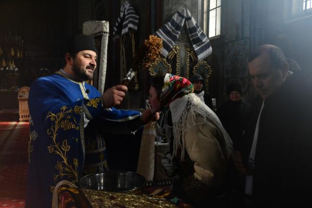 Tradiţii strămoşeşti de Bobotează la Pojorâta