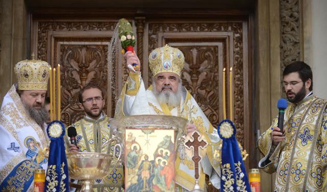 Slujba Bobotezei pe cuprinsul Patriarhiei Română văzută astăzi în 100 de imagini