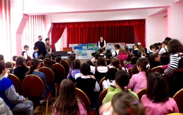 Expoziţie şi concurs literar-artistic la Roznov, la a II-a ediţie