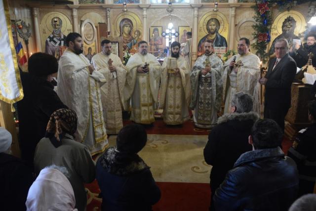 Biserica pompierilor din Câmpulung Moldovenesc şi-a cinstit ocrotitorul