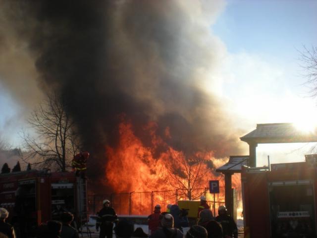 Centrul eparhial şi seminarul din Suceava, distruse în urma unui incendiu